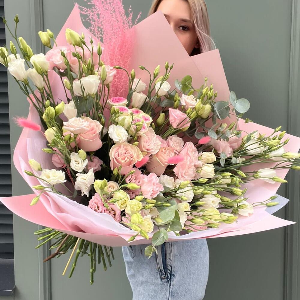 Сборный пышный букет