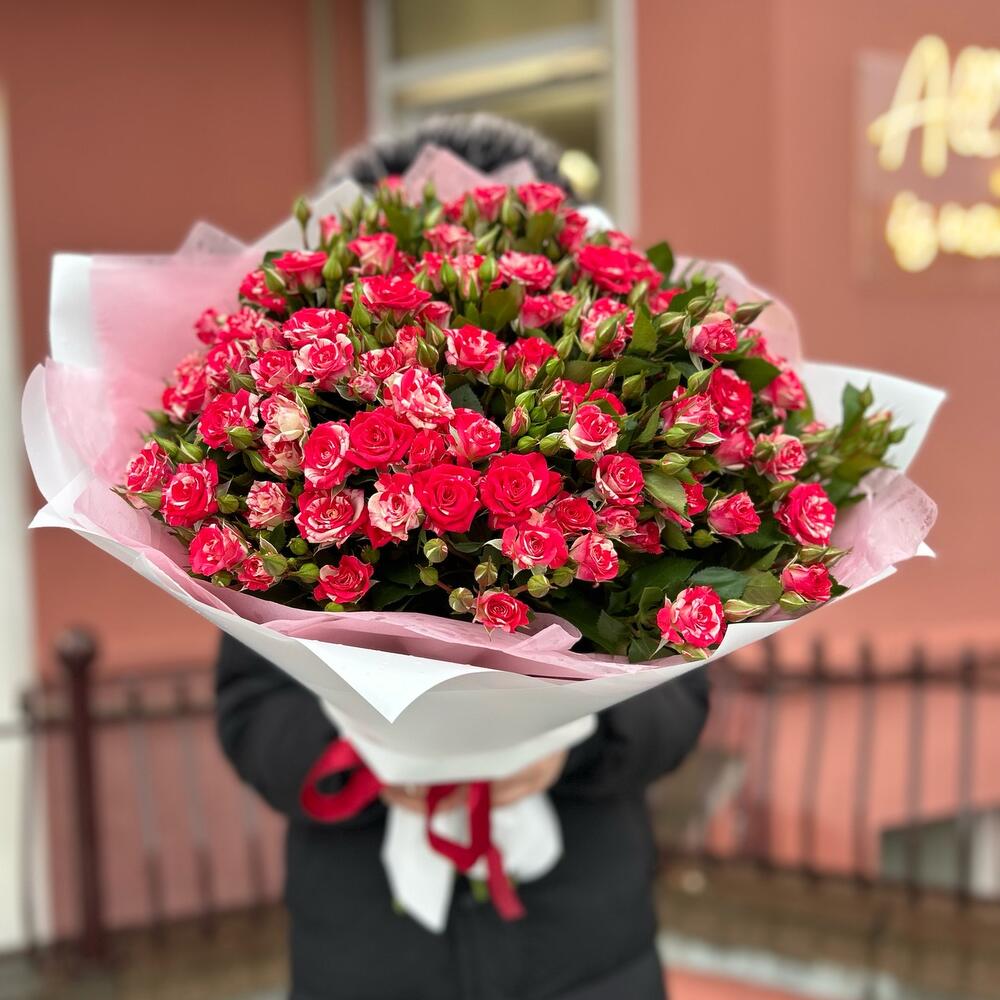 15 веток (101 розочка) кустовых роз фаерворкс