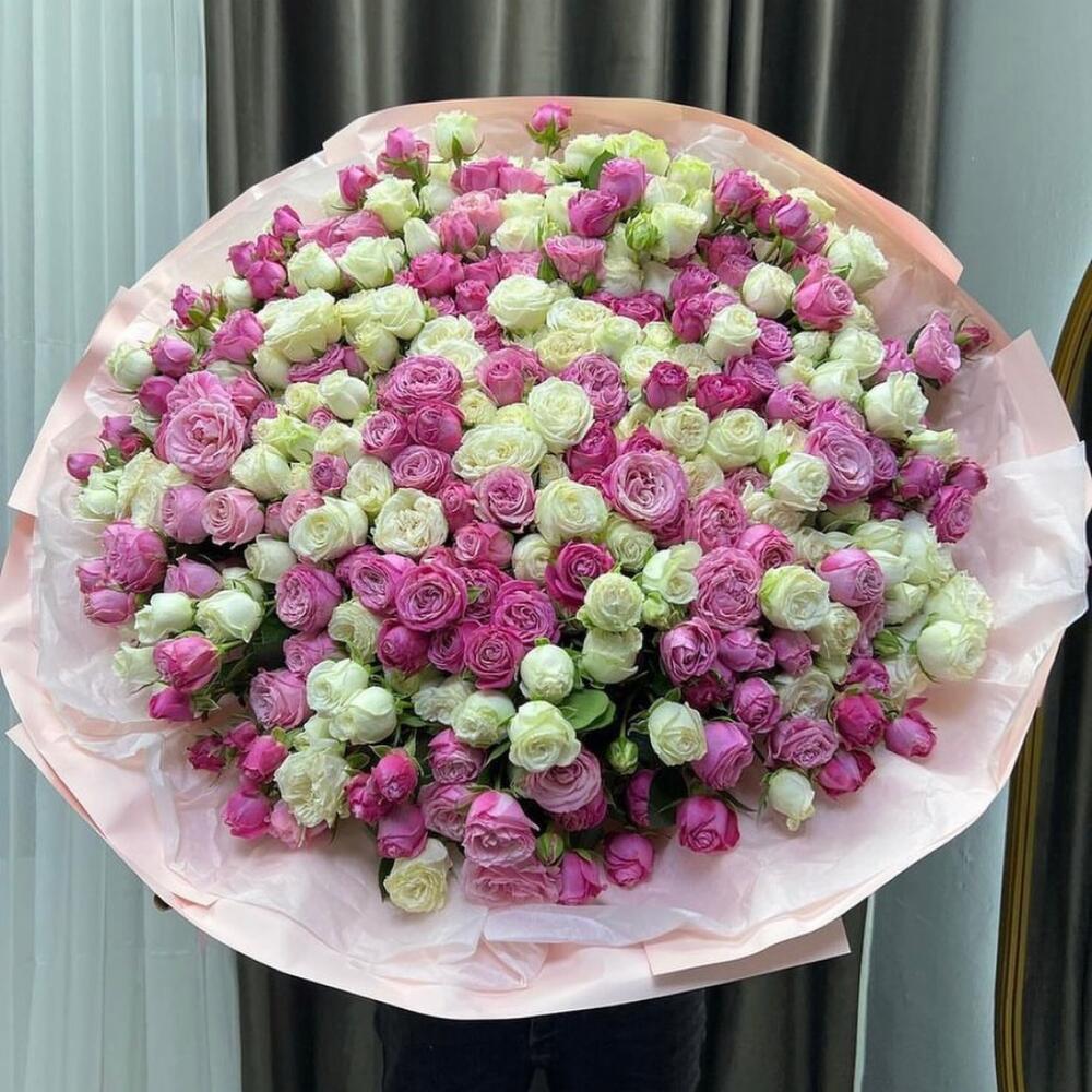 Mix of Premium peony Spray Roses