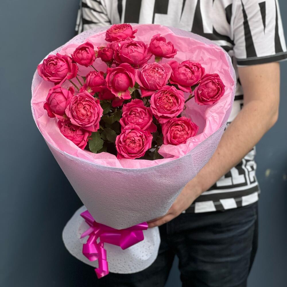 Сочные малиновые розы «Джульетт»